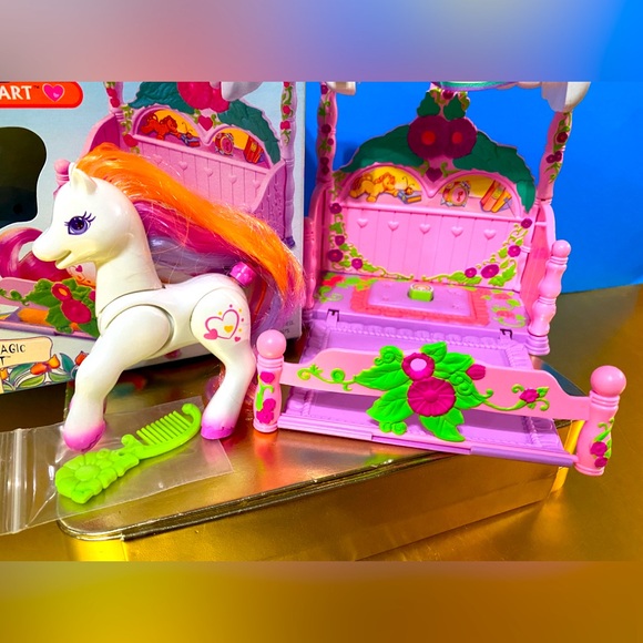 MY LITTLE PONY G2 VINTAGE 1997 CANOPY BED WITH LIGHT HEART PONY MAGIC PL… - Picture 8 of 16